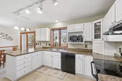 1606 Manchester Crossing, Waunakee, WI 53597 - Photo 14