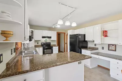 1606 Manchester Crossing, Waunakee, WI 53597 - Photo 18