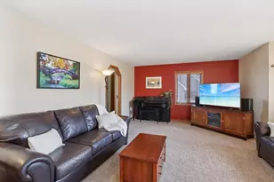 1606 Manchester Crossing, Waunakee, WI 53597 - Photo 8