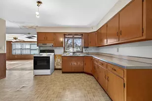 [Address not provided], Rockford, IL 61103 - Photo 8