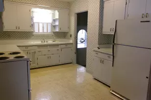 410 Liberty St, Beaver Dam, WI 53916 - Photo 4