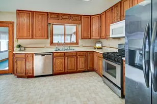 911 Valley Rd, Poynette, WI 53955 - Photo 6