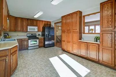 911 Valley Road, Poynette, WI 53955 - Photo 10