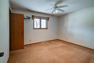 911 Valley Rd, Poynette, WI 53955 - Photo 16