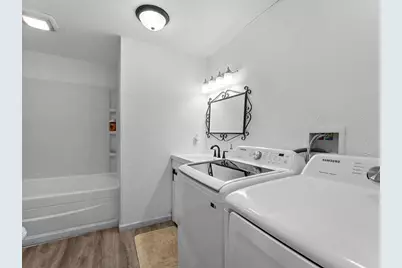 914 S 35th Street, Manitowoc, WI 54220 - Photo 8