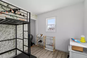 914 S 35th St, Manitowoc, WI 54220 - Photo 10