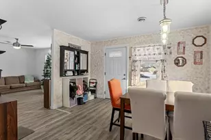 914 S 35th St, Manitowoc, WI 54220 - Photo 4