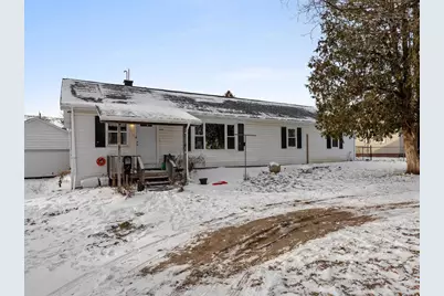 914 S 35th Street, Manitowoc, WI 54220 - Photo 1