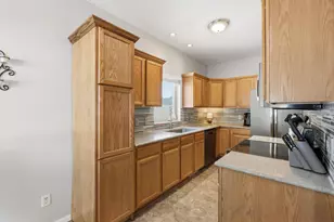 2964 Kentville Dr, Sun Prairie, WI 53590 - Photo 18