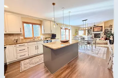 105 Oak Springs Circle, DeForest, WI 53532 - Photo 4