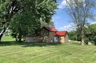 N3011 Mickelson Rd, Fall River, WI 53932 - Photo 2
