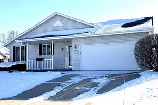 4230 Greenbriar Dr, Janesville, WI 53546 - Photo 4