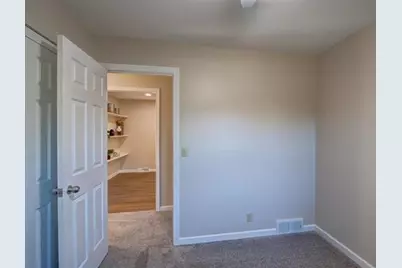 1268 Jamesway, Fort Atkinson, WI 53538 - Photo 22