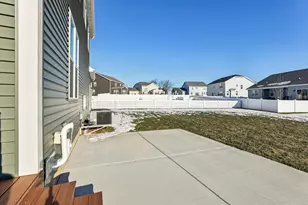 546 Buss Rd, Cottage Grove, WI 53527 - Photo 2