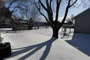 3506 Greenwood Dr, Janesville, WI 53546 - Photo 8