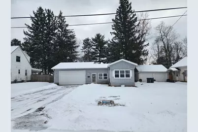 127 E High Street, Wautoma, WI 54982 - Photo 2