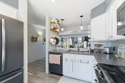 3029 Stratton Way, Madison, WI 53719 - Photo 8