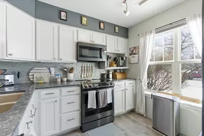 3029 Stratton Way, Madison, WI 53719 - Photo 6