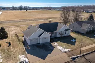 214 Alyssa St, Tomah, WI 54660 - Photo 6