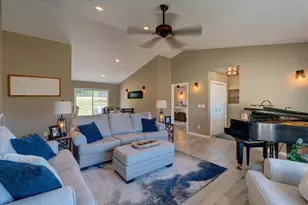 652 E Countryside Dr, Janesville, WI 53536 - Photo 10