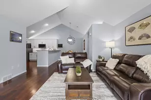 10 Pond Vw Wy, Fitchburg, WI 53711 - Photo 4