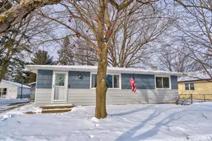 313 N Main St, Poynette, WI 53955 - Photo 4