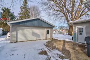 313 N Main St, Poynette, WI 53955 - Photo 2