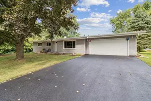 662 French Glen, Oregon, WI 53575 - Photo 4