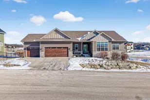 4960 Prairie Spring Ct, Waunakee, WI 53597 - Photo 2