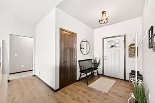 4960 Prairie Spring Ct, Waunakee, WI 53597 - Photo 4