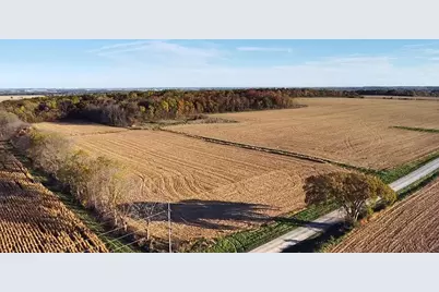 2326 S Murray Road, Janesville, WI 53548 - Photo 6