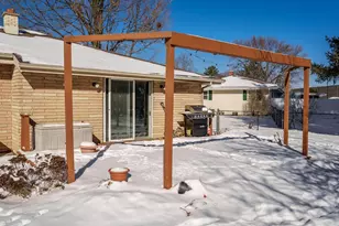 2910 Rutledge Ave, Janesville, WI 53545 - Photo 8