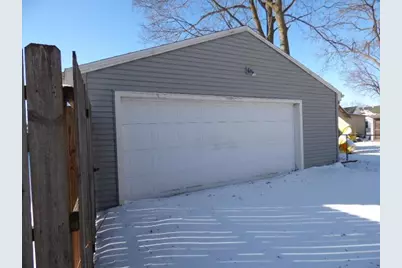 827 Garfield Avenue, Beloit, WI 53511 - Photo 22