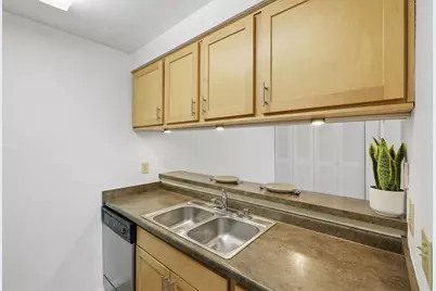 4338 Melody Lane #207, Madison, WI 53704 - Photo 8