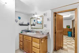 435 8th St, Baraboo, WI 53913 - Photo 36