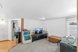 435 8th St, Baraboo, WI 53913 - Photo 10