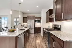 608 Burnt Sienna Dr, Middleton, WI 53562 - Photo 6