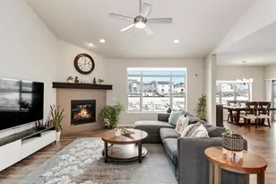 608 Burnt Sienna Dr, Middleton, WI 53562 - Photo 18