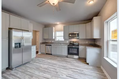 606 W Delavan Drive, Janesville, WI 53548 - Photo 10