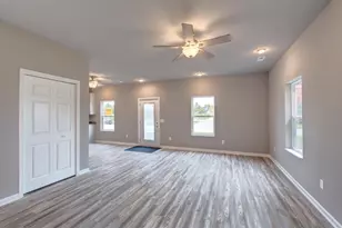 632 W Delavan Dr, Janesville, WI 53548 - Photo 8