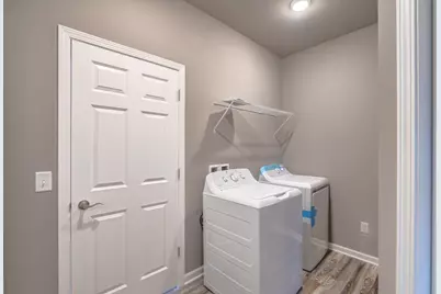 632 W Delavan Drive, Janesville, WI 53548 - Photo 24