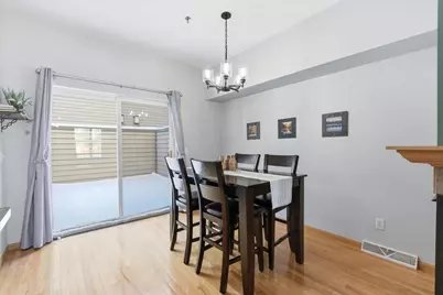 14 S Gardens Way, Fitchburg, WI 53711 - Photo 8