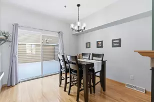 14 S Gardens Way, Fitchburg, WI 53711 - Photo 8