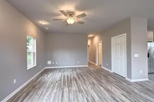 620 W Delavan Dr, Janesville, WI 53548 - Photo 6