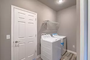 620 W Delavan Dr, Janesville, WI 53548 - Photo 24