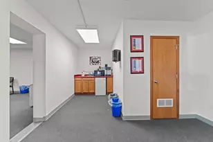 1002 Academy St, Elroy, WI 53929 - Photo 32