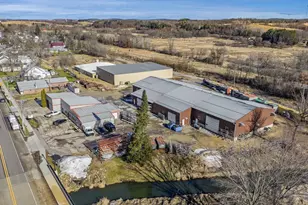 1002 Academy St, Elroy, WI 53929 - Photo 16