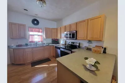 827 Sutherland Avenue, Janesville, WI 53545 - Photo 12