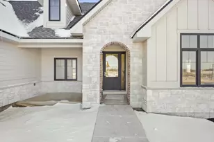 1102 Winn Dr, Waunakee, WI 53597 - Photo 4