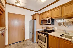 2581 Smith's Crossing, Sun Prairie, WI 53590 - Photo 6